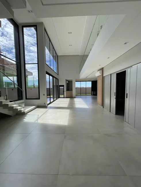 Foto 1 de Casa de Condomínio com 5 Quartos à venda, 366m² em Granja Marileusa , Uberlândia