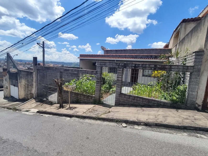 Foto 1 de Casa com 2 Quartos à venda, 70m² em Água Limpa, Volta Redonda