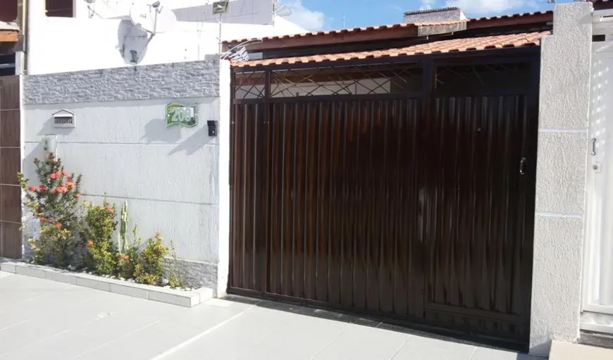 Foto 1 de Casa com 3 Quartos à venda, 80m² em Mangabeira, Feira de Santana