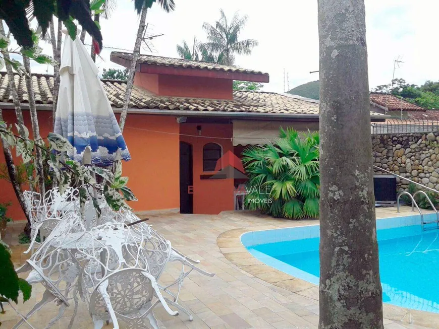 Foto 1 de Casa com 4 Quartos à venda, 265m² em Martim de Sa, Caraguatatuba