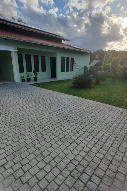 Foto 1 de Casa com 3 Quartos à venda, 243m² em Iririú, Joinville