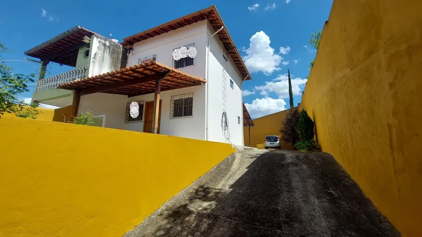 Foto 1 de Casa com 3 Quartos à venda, 220m² em Ribeiro de Abreu, Belo Horizonte