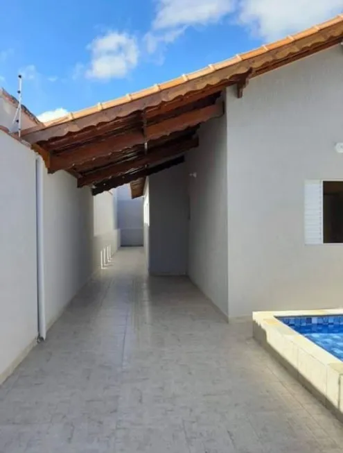 Foto 1 de Casa com 2 Quartos à venda, 74m² em Balneario Samas, Mongaguá