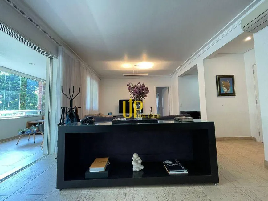 Foto 1 de Apartamento com 3 Quartos para alugar, 151m² em Itaim Bibi, São Paulo