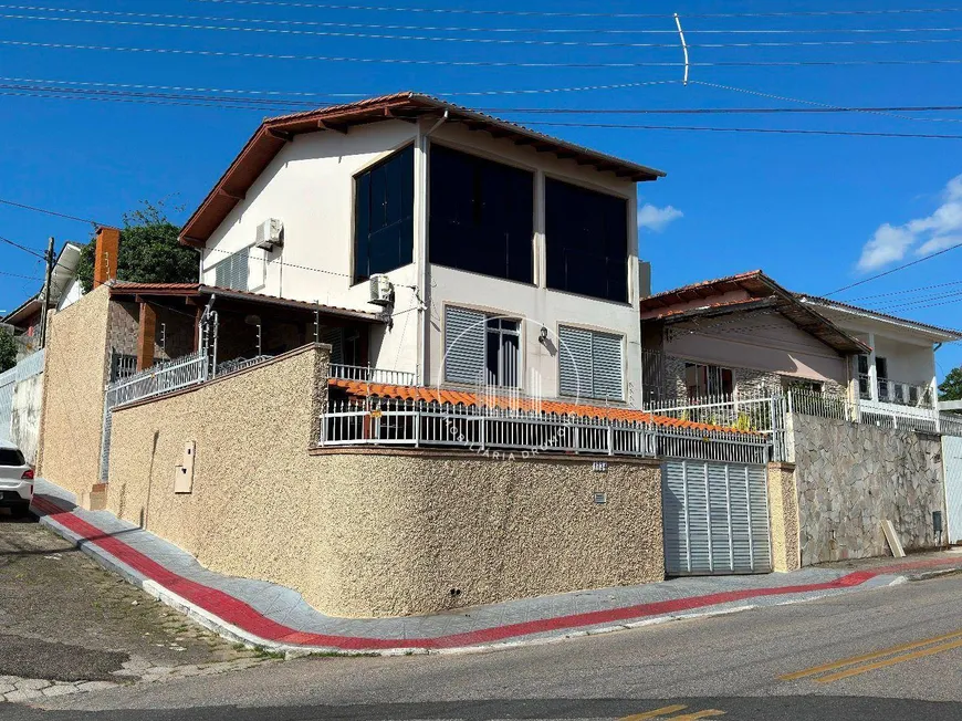 Foto 1 de Casa com 3 Quartos à venda, 167m² em Capoeiras, Florianópolis