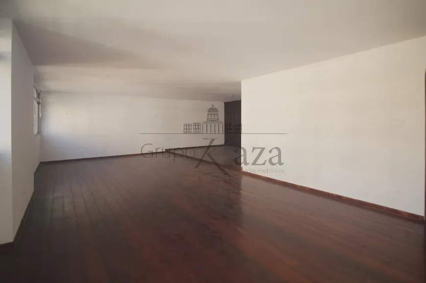 Foto 1 de Apartamento com 4 Quartos à venda, 210m² em Itaim Bibi, São Paulo