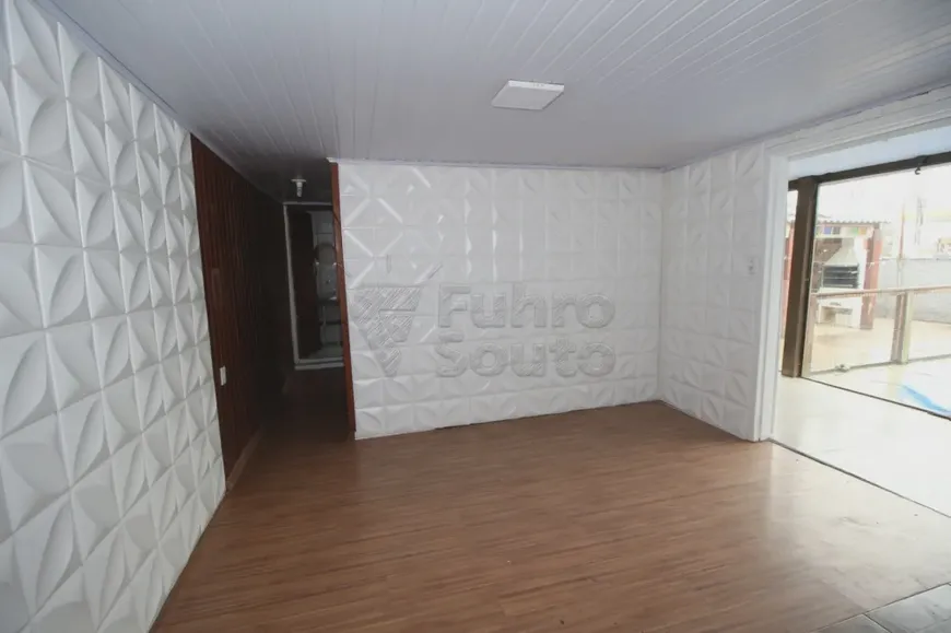 Foto 1 de Casa com 1 Quarto para alugar, 193m² em Laranjal, Pelotas