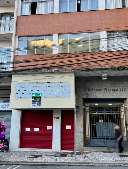 Foto 1 de Ponto Comercial para venda ou aluguel, 320m² em Centro, Curitiba