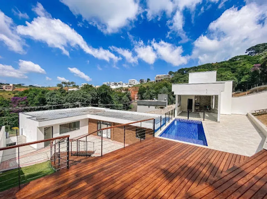 Foto 1 de Casa de Condomínio com 4 Quartos à venda, 350m² em Novo Horizonte, Juiz de Fora