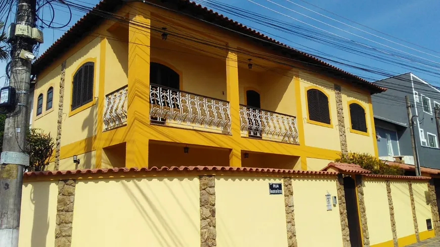 Foto 1 de Casa de Condomínio com 4 Quartos à venda, 270m² em Taquara, Rio de Janeiro