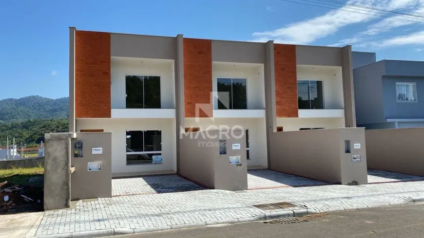 Foto 1 de Casa com 3 Quartos à venda, 118m² em Jaragua Noventa E Nove, Jaraguá do Sul