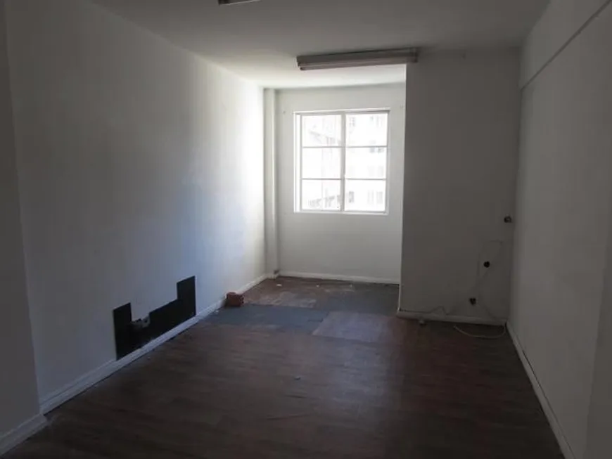 Foto 1 de Sala Comercial para alugar, 18m² em Centro, Porto Alegre