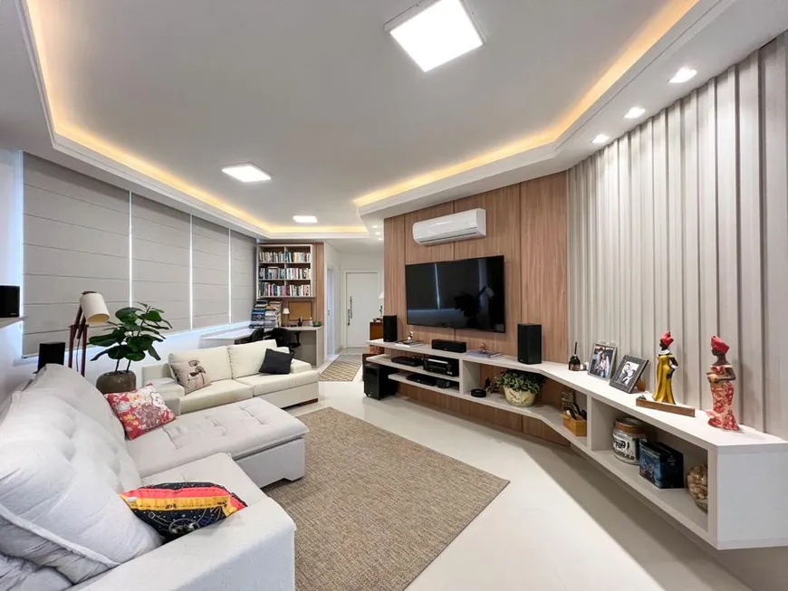 Foto 1 de Apartamento com 3 Quartos à venda, 180m² em Meia Praia, Itapema