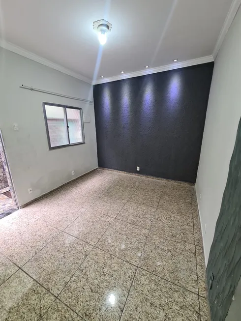 Foto 1 de Casa com 1 Quarto para alugar, 60m² em Centro, Duque de Caxias