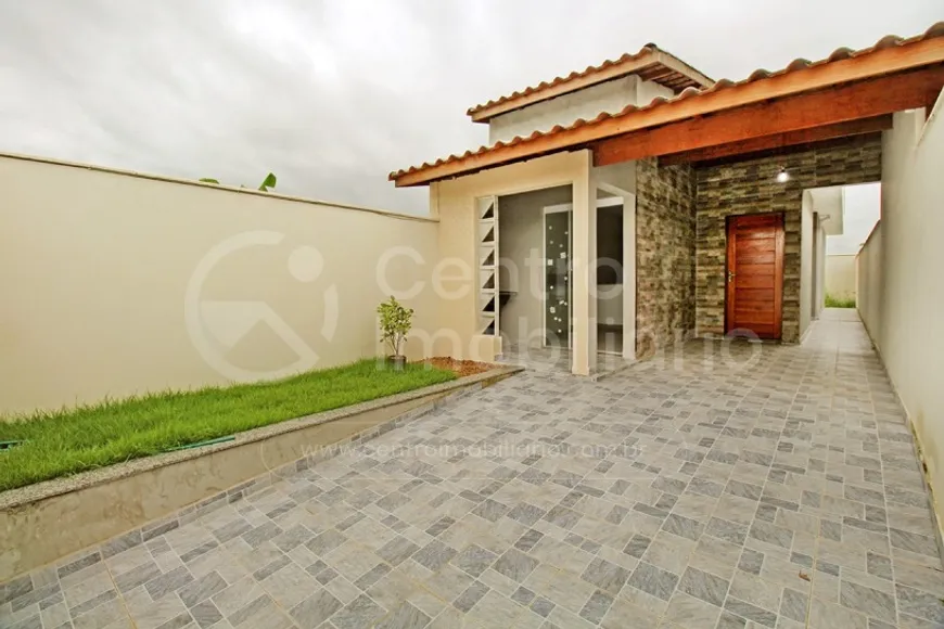 Foto 1 de Casa com 2 Quartos à venda, 70m² em Estancia Sao Jose, Peruíbe