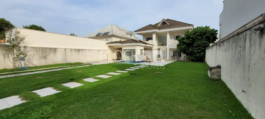 Foto 1 de Casa de Condomínio com 4 Quartos à venda, 343m² em Recreio Dos Bandeirantes, Rio de Janeiro