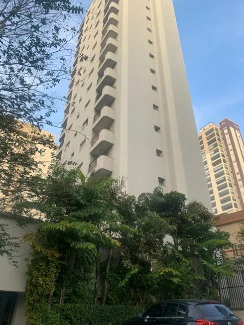 Foto 1 de Apartamento com 3 Quartos para alugar, 180m² em Jardim Londrina, São Paulo