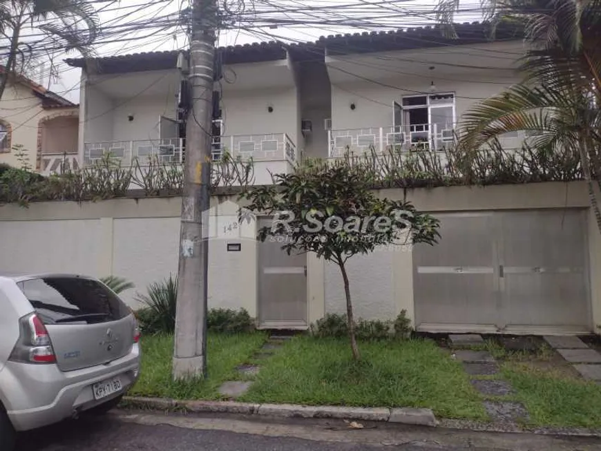 Foto 1 de Casa com 3 Quartos à venda, 259m² em  Vila Valqueire, Rio de Janeiro