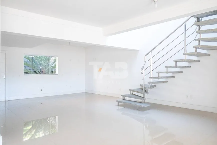 Foto 1 de Casa com 5 Quartos à venda, 360m² em Praia dos Amores, Balneário Camboriú