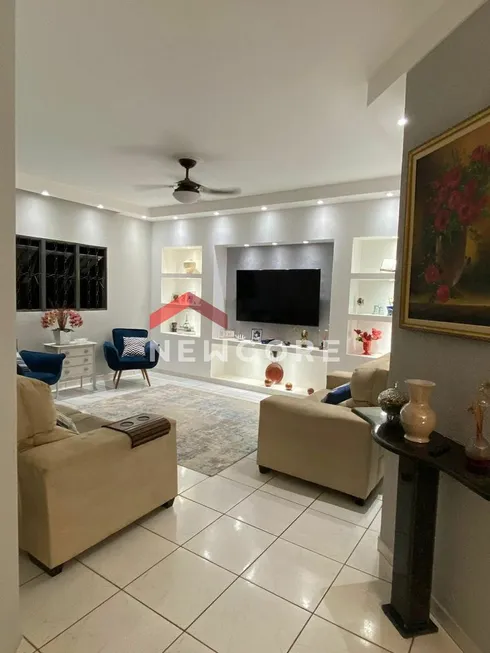 Foto 1 de Casa com 3 Quartos à venda, 156m² em Jardim Adalgisa, Araraquara