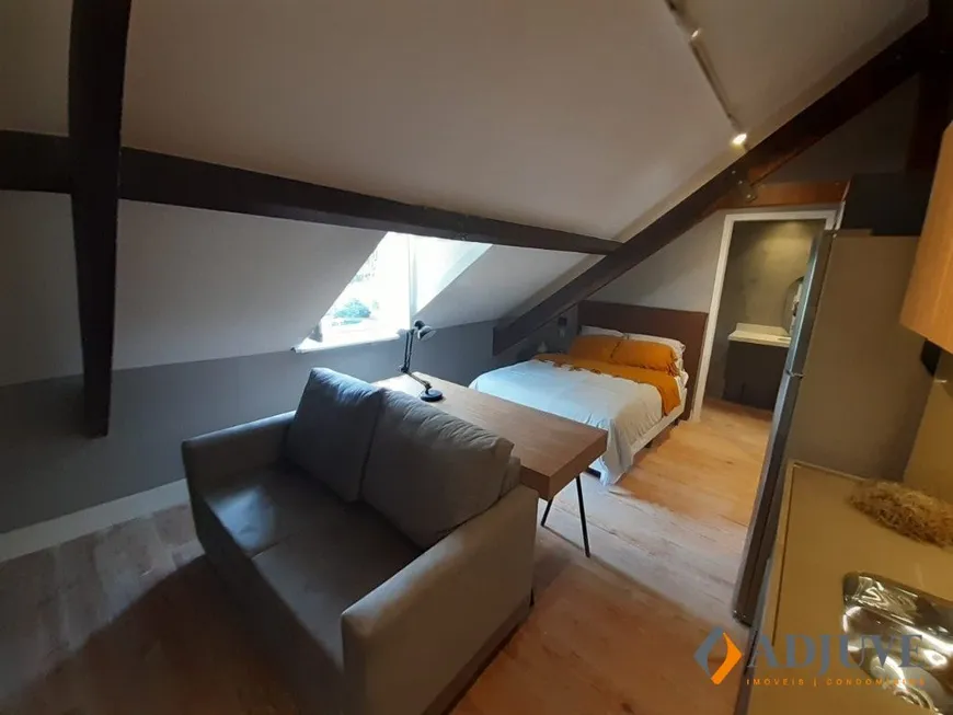 Foto 1 de Apartamento com 1 Quarto para alugar, 32m² em Centro, Petrópolis