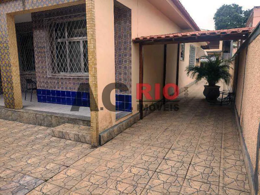 Foto 1 de Casa de Condomínio com 3 Quartos à venda, 183m² em  Vila Valqueire, Rio de Janeiro