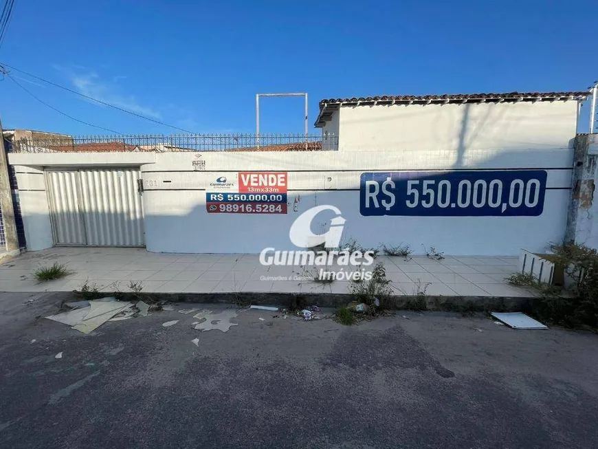 Foto 1 de Casa com 3 Quartos à venda, 429m² em Montese, Fortaleza