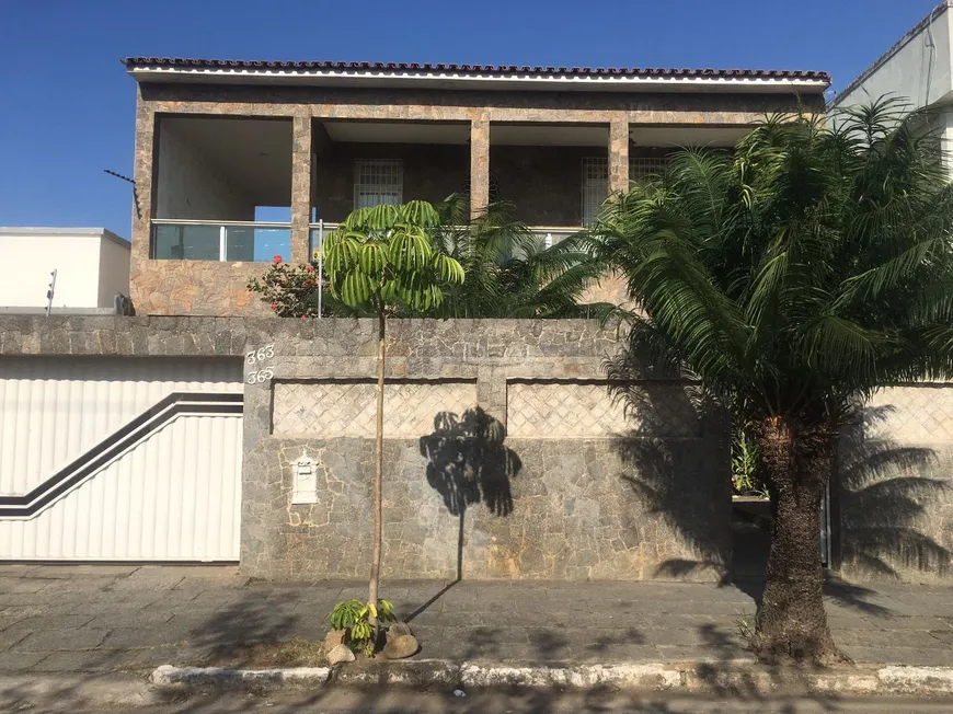Foto 1 de Casa com 5 Quartos à venda, 420m² em Parque Turf Club, Campos dos Goytacazes