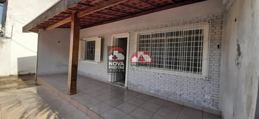 Foto 1 de Casa com 2 Quartos à venda, 132m² em Centro, Caraguatatuba