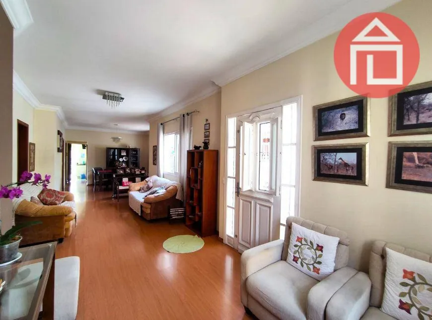 Foto 1 de Casa com 5 Quartos para venda ou aluguel, 210m² em Centro, Bragança Paulista