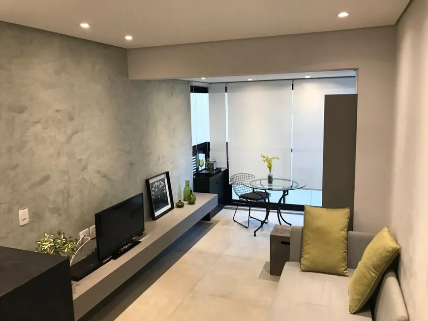 Foto 1 de Apartamento com 1 Quarto para alugar, 35m² em Ibirapuera, São Paulo