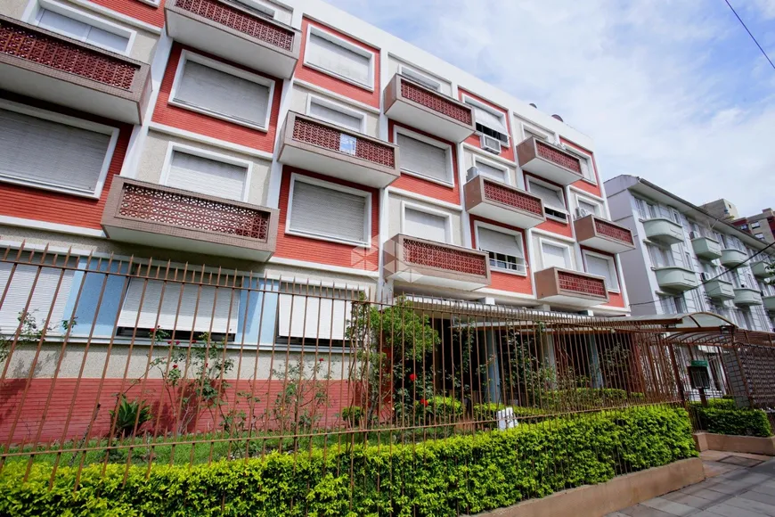 Foto 1 de Apartamento com 3 Quartos à venda, 77m² em Farroupilha, Porto Alegre
