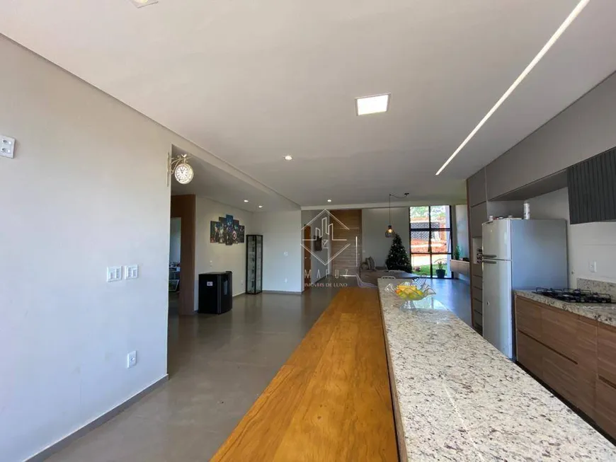 Foto 1 de Casa de Condomínio com 4 Quartos para venda ou aluguel, 236m² em Gran Royalle, Lagoa Santa