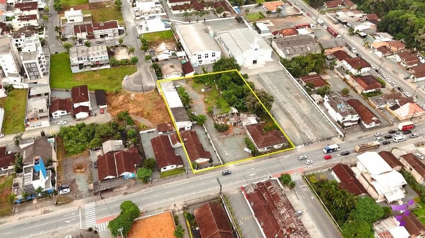 Foto 1 de Lote/Terreno à venda, 4305m² em Vila Nova, Joinville