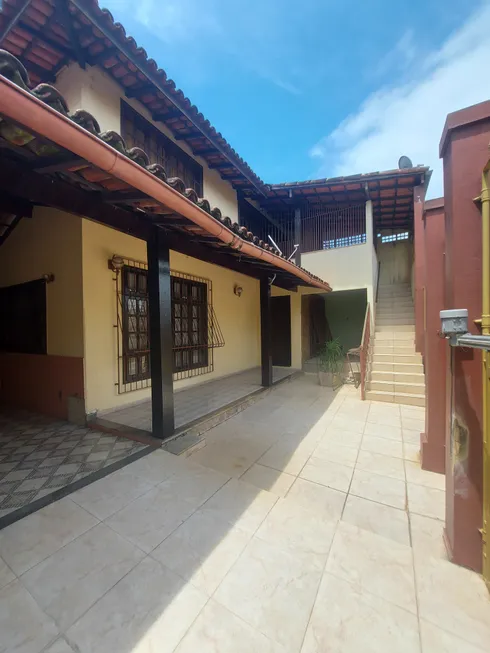 Foto 1 de Casa com 5 Quartos à venda, 364m² em Aroeira, Macaé