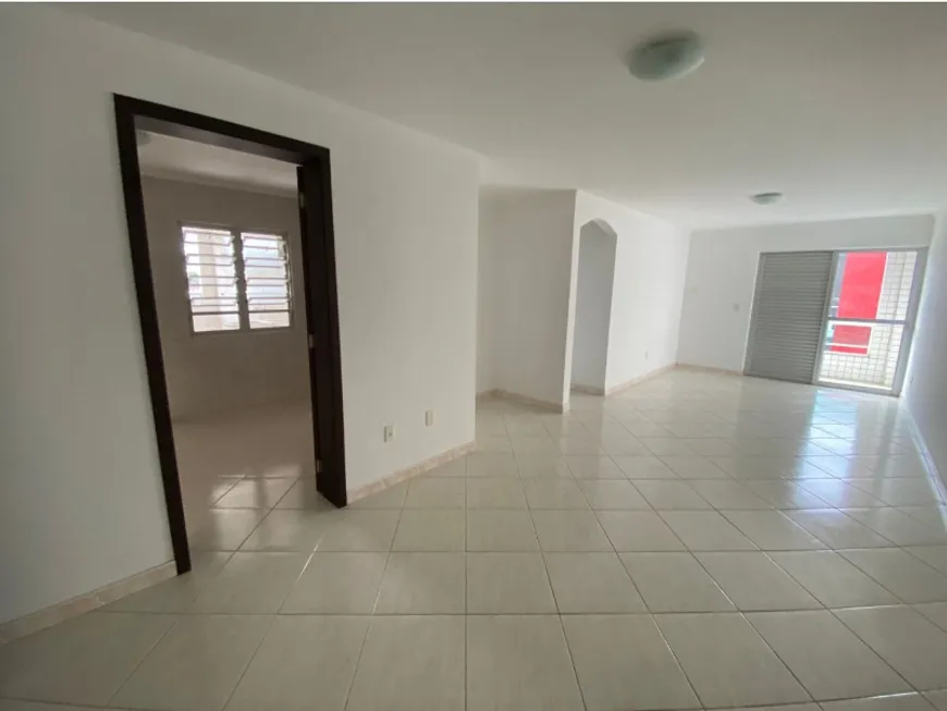 Foto 1 de Apartamento com 1 Quarto para alugar, 50m² em Vila Nova, Joinville