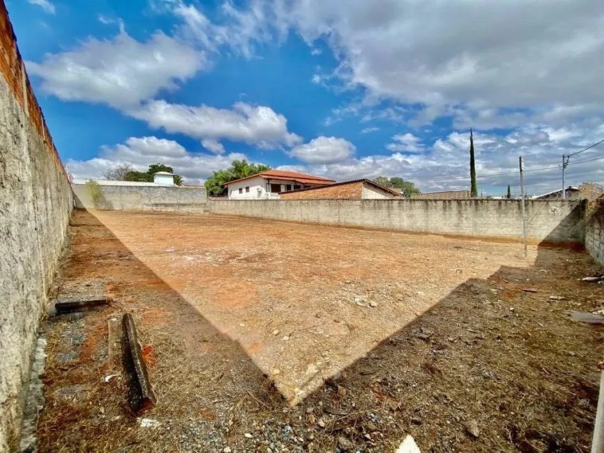 Foto 1 de Lote/Terreno à venda, 1000m² em Bandeirantes, Belo Horizonte