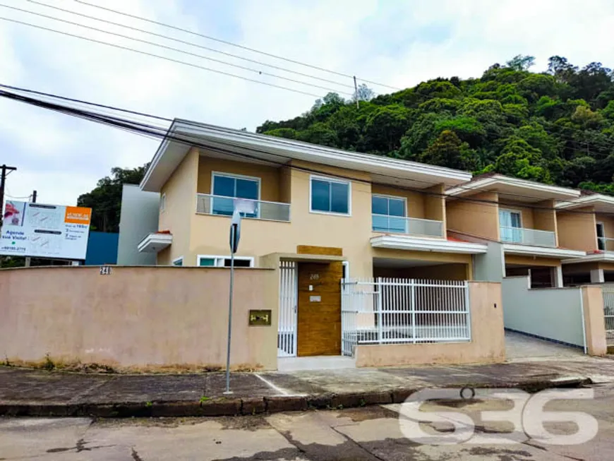 Foto 1 de Sobrado com 3 Quartos à venda, 153m² em América, Joinville