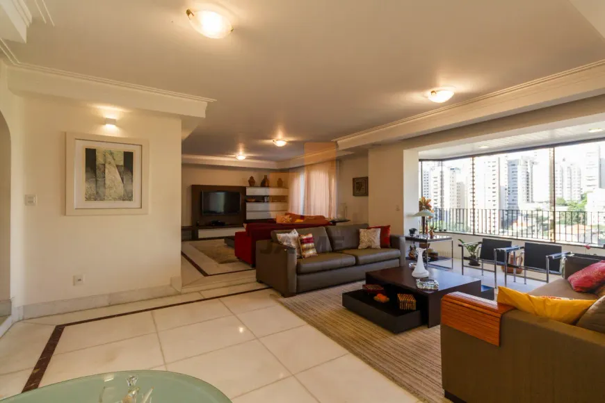 Foto 1 de Apartamento com 4 Quartos à venda, 267m² em Pacaembu, São Paulo