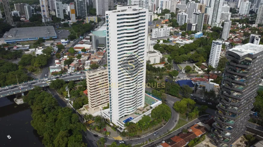 Foto 1 de Apartamento com 4 Quartos à venda, 204m² em Jaqueira, Recife