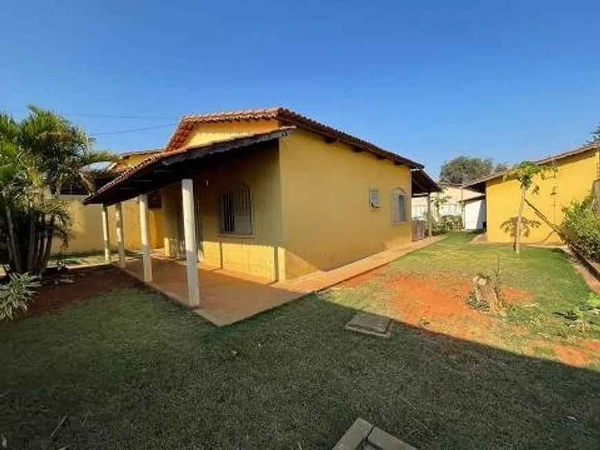 Foto 1 de Casa com 2 Quartos à venda, 190m² em Santa Genoveva, Goiânia