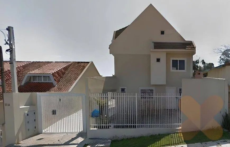 Foto 1 de Sobrado com 3 Quartos à venda, 94m² em Uberaba, Curitiba