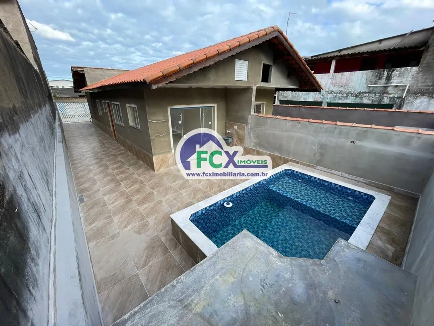 Foto 1 de Casa com 2 Quartos à venda, 170m² em Vila Loty, Itanhaém