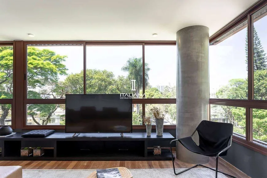 Foto 1 de Apartamento com 3 Quartos à venda, 222m² em Vila Madalena, São Paulo