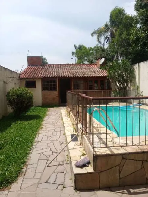 Foto 1 de Casa com 5 Quartos à venda, 170m² em Laranjal, Pelotas