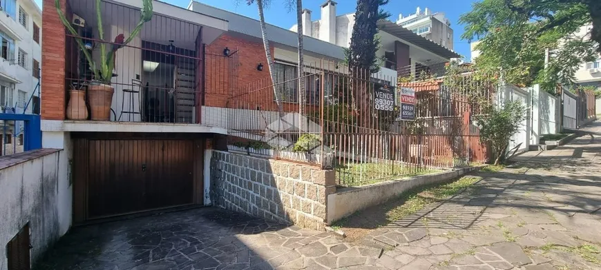 Foto 1 de Casa com 4 Quartos à venda, 364m² em Higienópolis, Porto Alegre