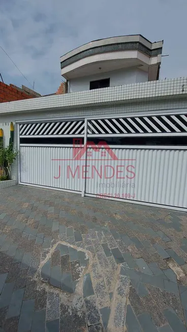 Foto 1 de Sobrado com 3 Quartos à venda, 183m² em Nova Mirim, Praia Grande