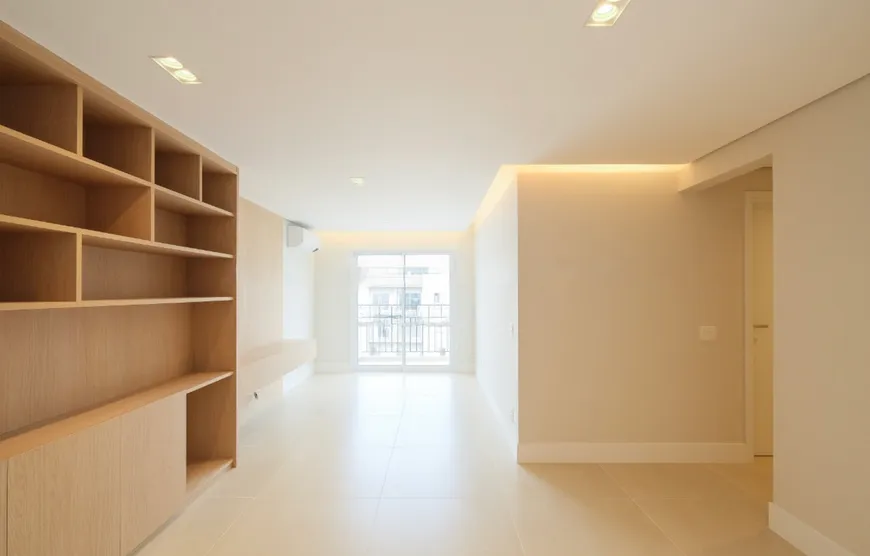 Foto 1 de Apartamento com 2 Quartos à venda, 77m² em Vila Olímpia, São Paulo