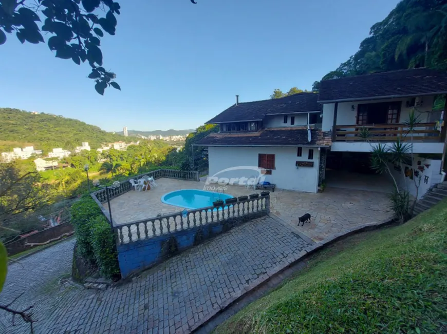 Foto 1 de Casa com 4 Quartos à venda, 250m² em Boa Vista, Blumenau