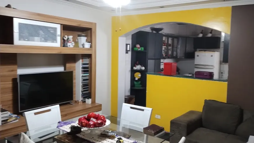 Foto 1 de Casa com 2 Quartos à venda, 70m² em Jardim Modelo, São Paulo